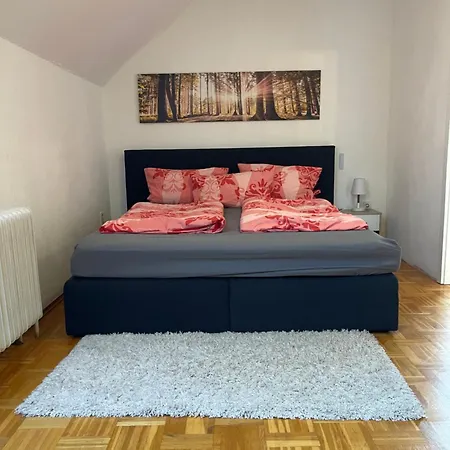 Zentral Apartment *